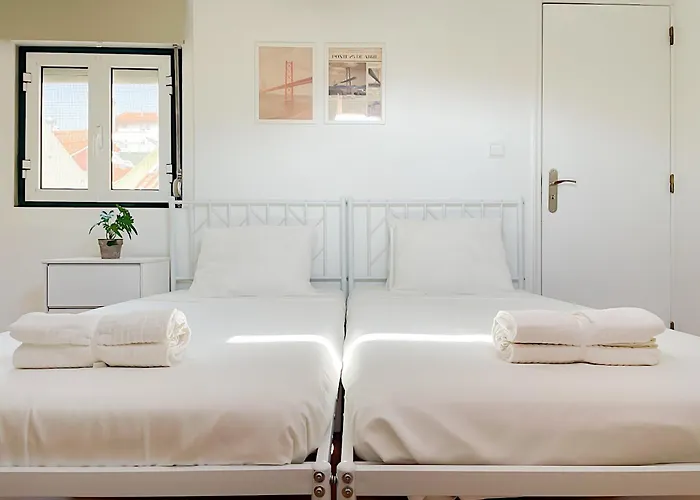 Апартаменты Cozy 3 Bedroom In Belem 3 To 5 Guests