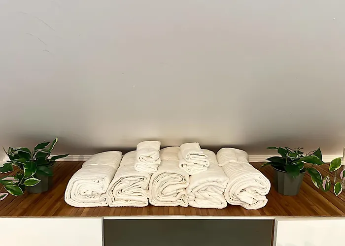 Апартаменты Cozy 3 Bedroom In Belem 3 To 5 Guests *
